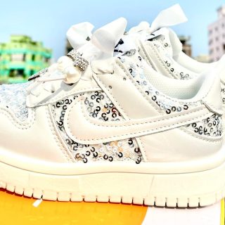 Trendy prescholers Baby Sneakers | white